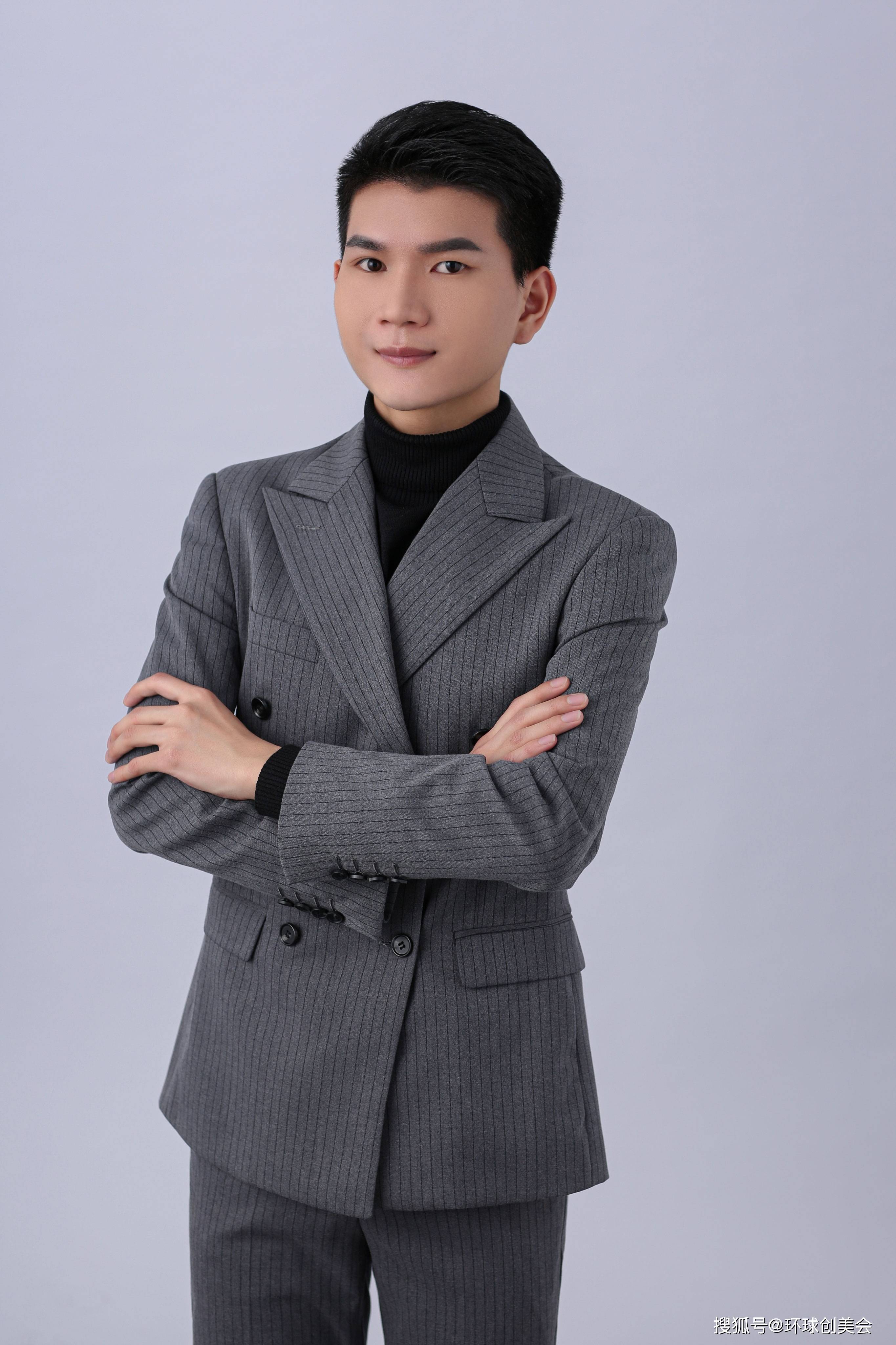 沈书言 视觉与舞美负责人